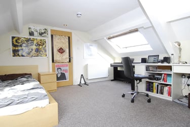 4 bed flat, Seymour Avenue, Lipson, Plymouth, PL48RB - Image 1